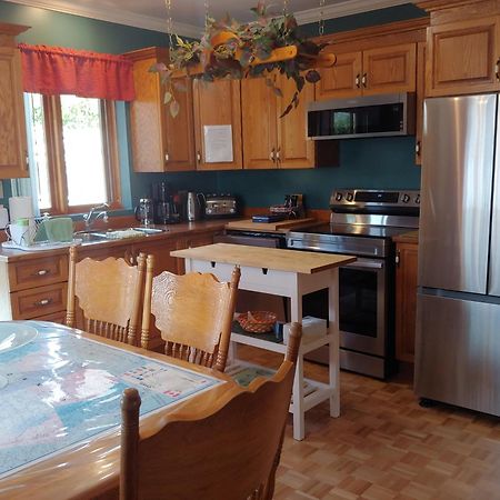 3 Bedrooms 3 Beds Near Metro -2 Parking Free 몬트리올 외부 사진